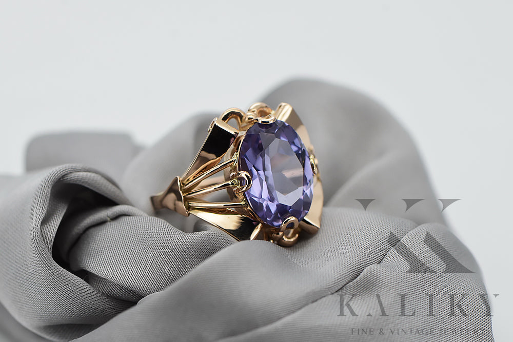 Vintage Alexandrite Ring in 14K Rose Gold (vrc015r-ax) — back view with the clasp