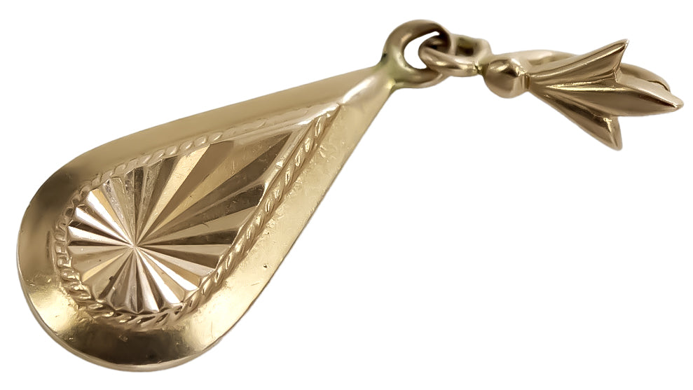 Vintage Leaf Pendant in 14K Rose Gold (vpn055) — close-up of the stone and setting