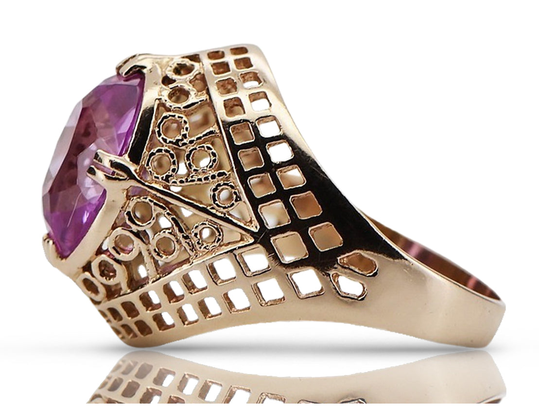 Vintage Amethyst Ring in 14K Rose Gold (vrc030r-am) — close-up of the stone and setting
