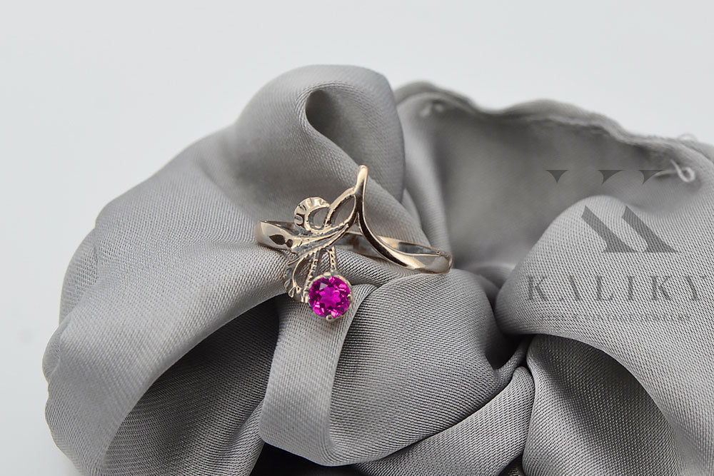 Vintage Amethyst Ring in Sterling Silver (vrc095s-am) — side view showing the setting
