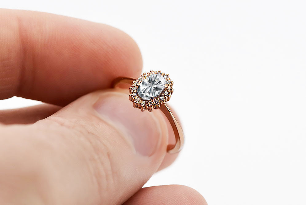 Vintage Zircon Ring in 14K Rose Gold (crc009r-zi) — side view showing the setting