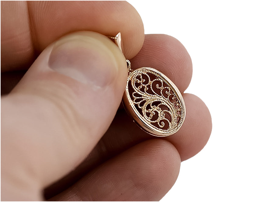 Vintage Oval Pendant in 14K Rose Gold (vpn088) — close-up of the stone and setting