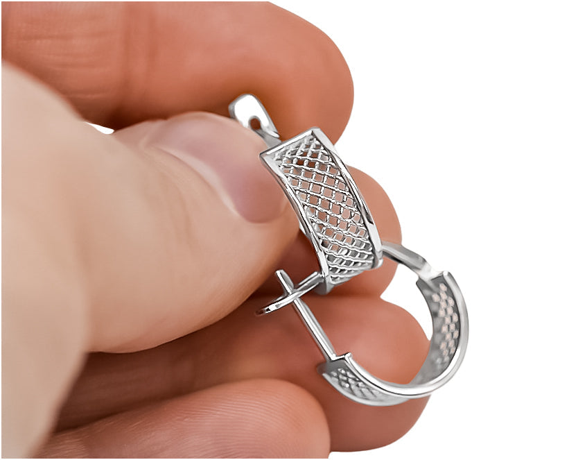 Vintage Earrings in Sterling Silver (ven121s) — side view showing the setting