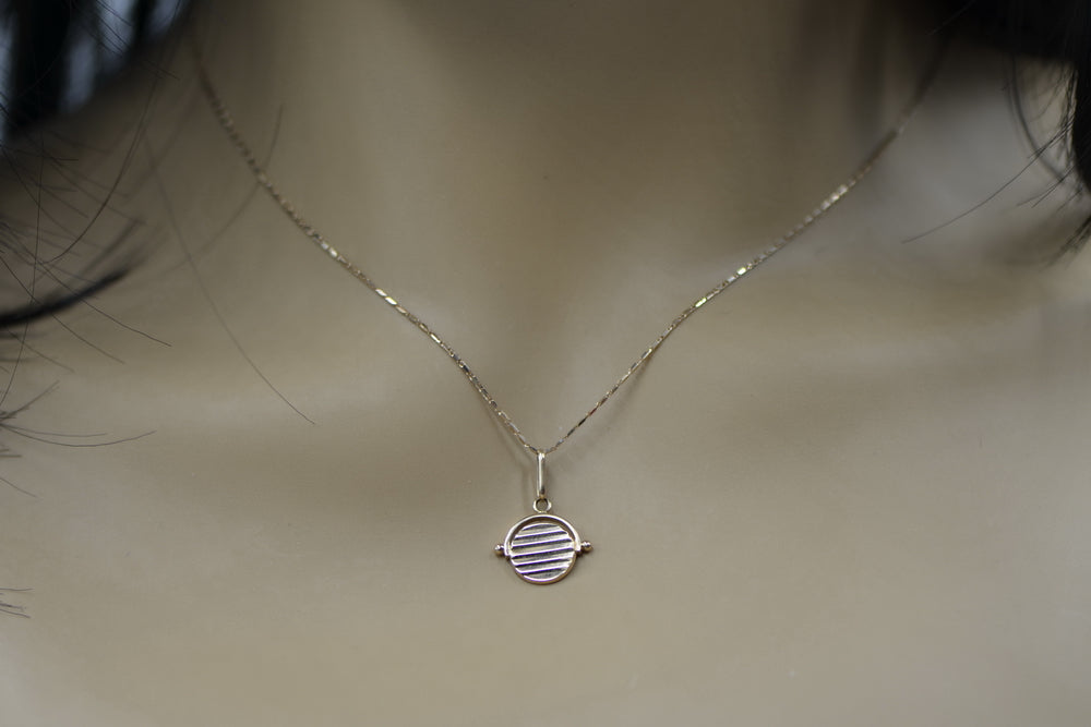 Vintage Circle Pendant in 14K Rose Gold (vpn032) — view 4