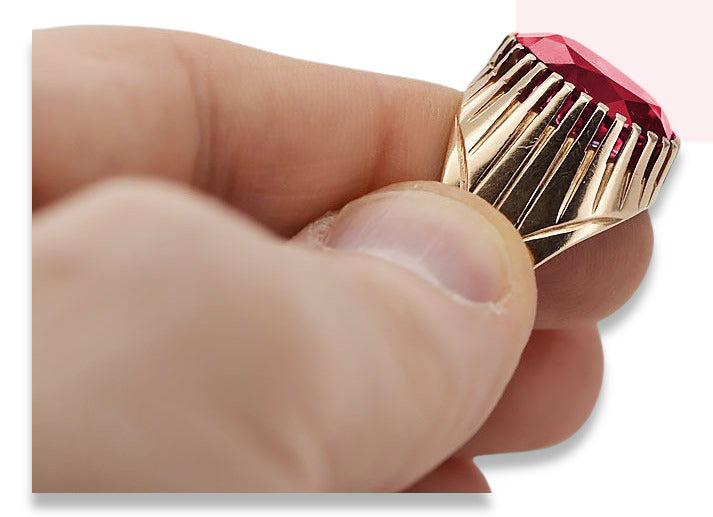 Vintage Ruby Ring in 14K Rose Gold (vrc048r-rb) — close-up of the stone and setting