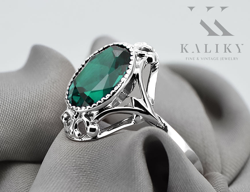 Vintage Emerald Craft Ring in Sterling Silver (vrc128s-em) — worn on the hand, showing profile