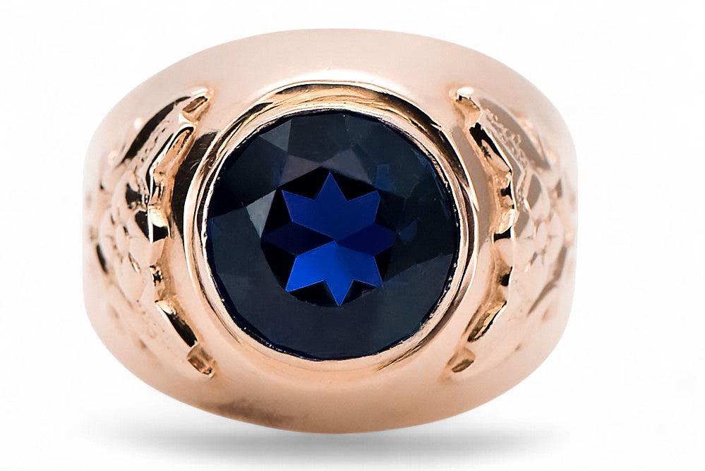 Vintage Sapphire Ring in 14K Rose Gold (vrc078r-sp) — close-up of the stone and setting