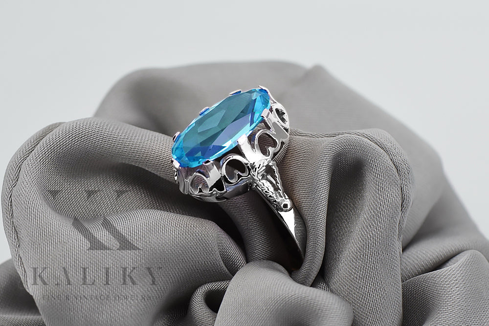 Vintage Aquamarine Ring in Sterling Silver (vrc134s-aq) — worn on the hand, showing profile