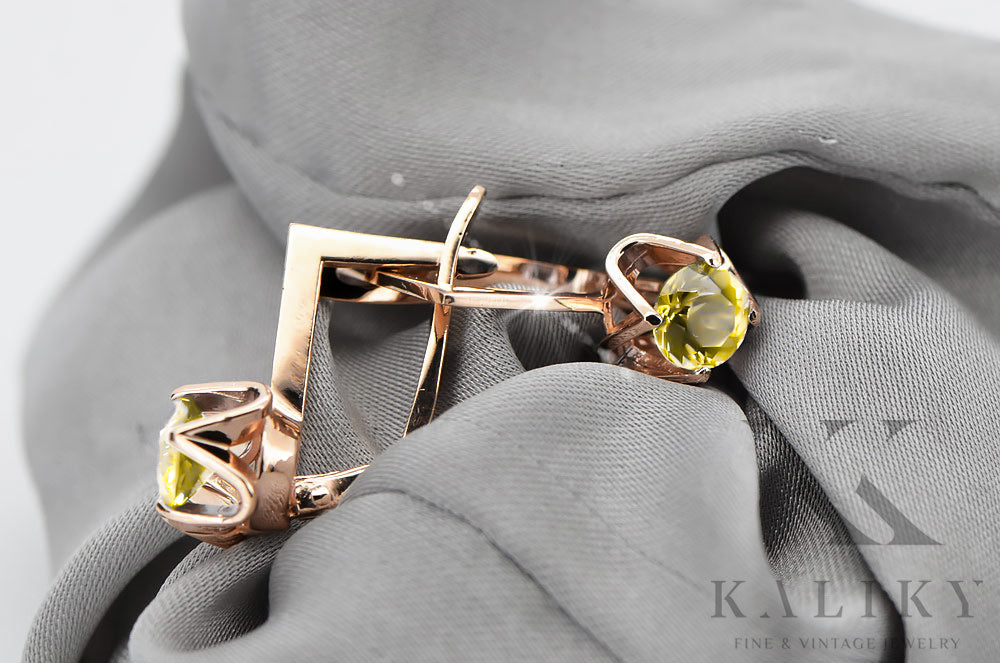 Vintage Yellow Peridot Earrings in 14K Rose Gold (vec005r-yp) — close-up of the stone and setting