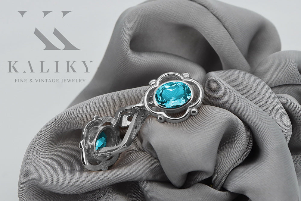 Vintage Aquamarine Earrings in Sterling Silver (vec033s-aq) — detail of the metal texture