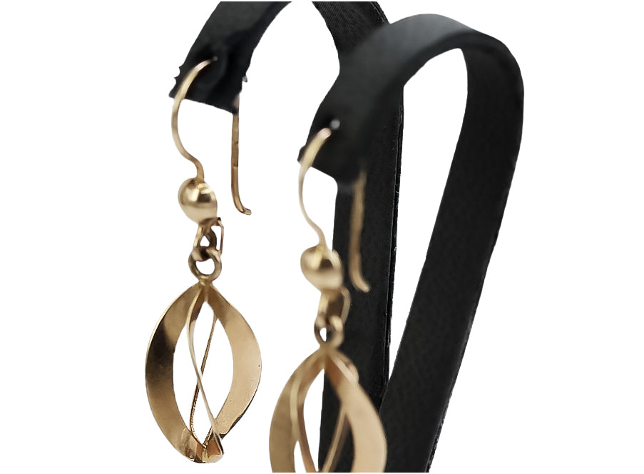 Vintage Hanging Earrings in 14K Rose Gold (ven053) — side view showing the setting