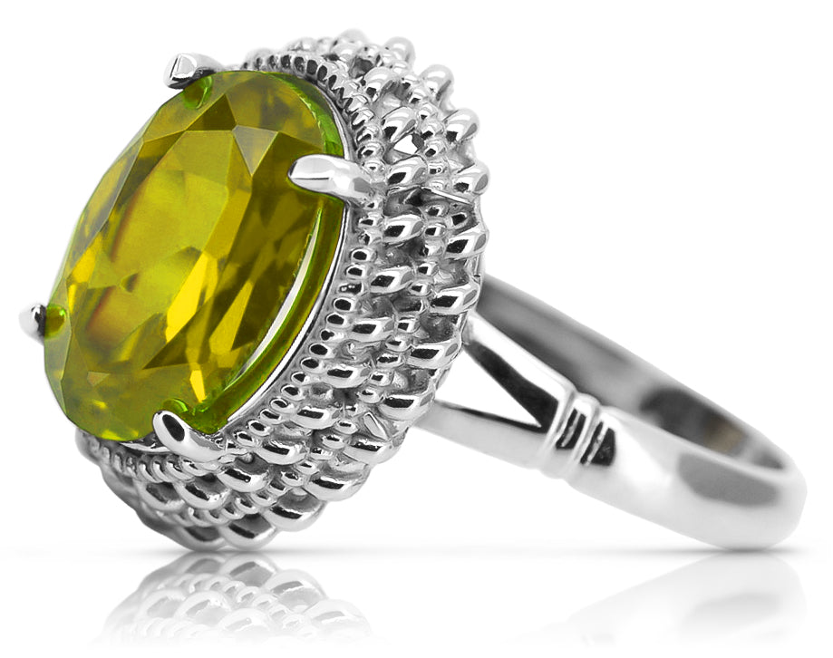Vintage Yellow Peridot Ring in Sterling Silver (vrc068s-yp) — close-up of the stone and setting