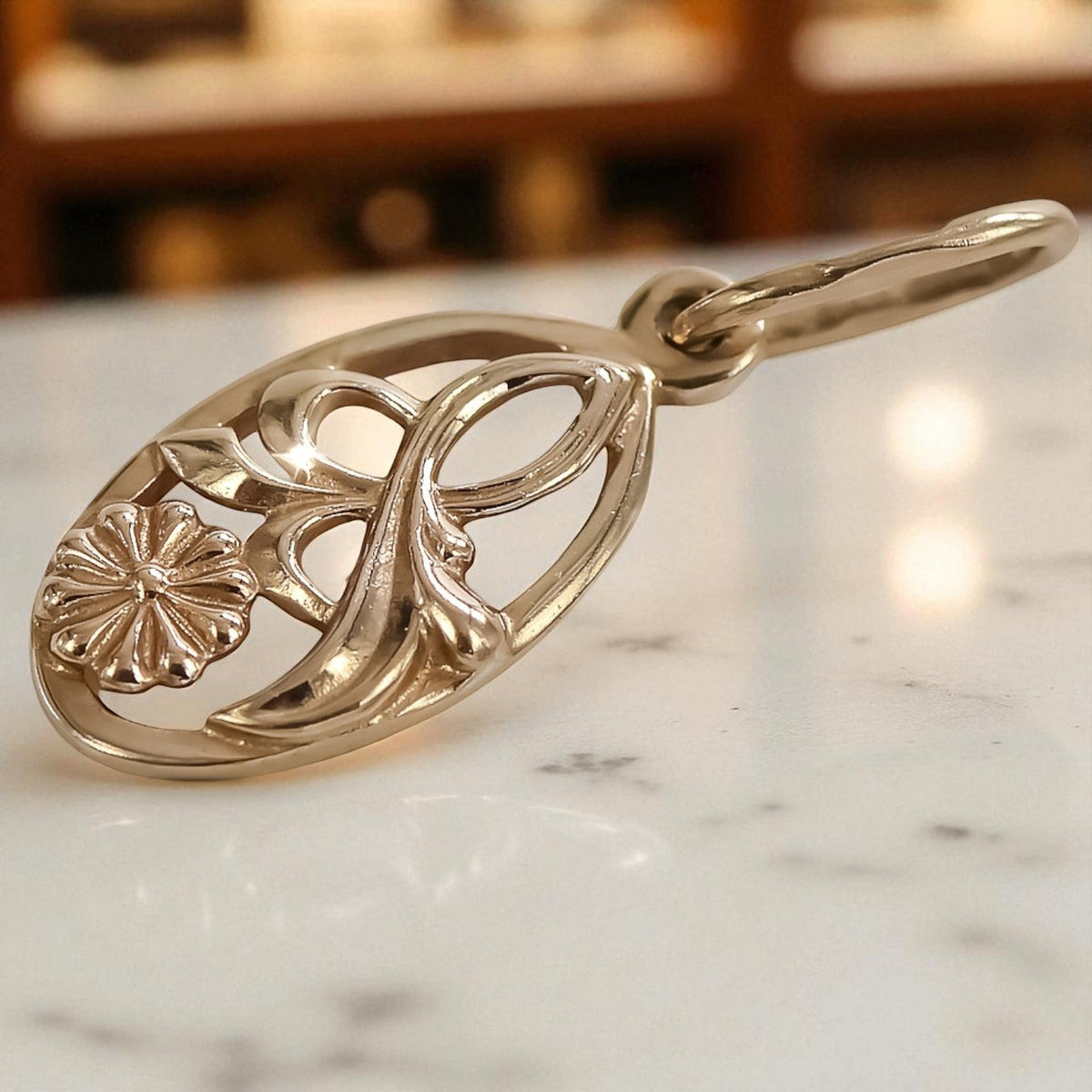 Vintage Leaf Pendant in 14K Rose Gold (vpn038)