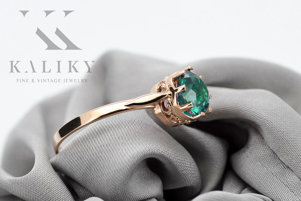 Vintage Emerald Craft Ring in 14K Rose Gold (vrc366r-em) — side view showing the setting