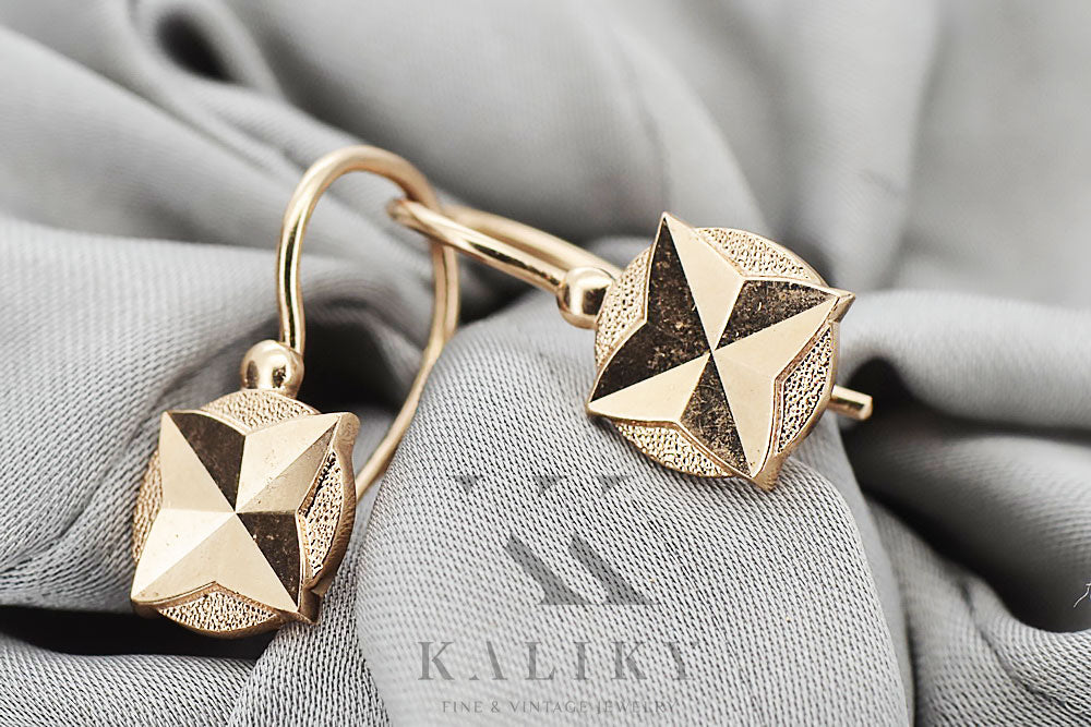Vintage Leaf Earrings in 14K Rose Gold (ven089) — view 6