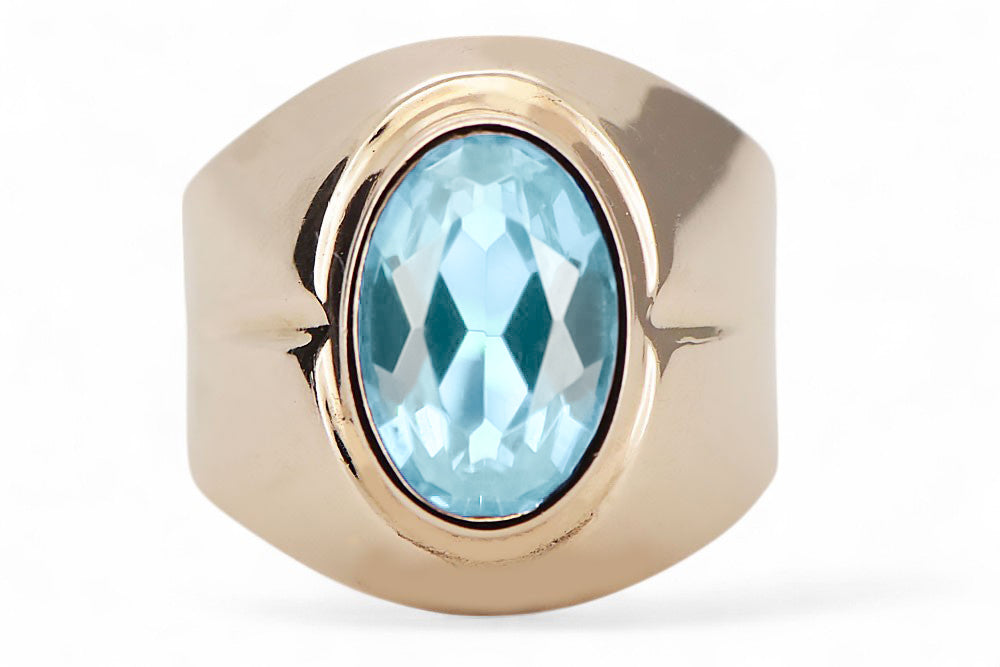 Vintage Aquamarine Ring in 14K Rose Gold (vrc296r-aq) — close-up of the stone and setting
