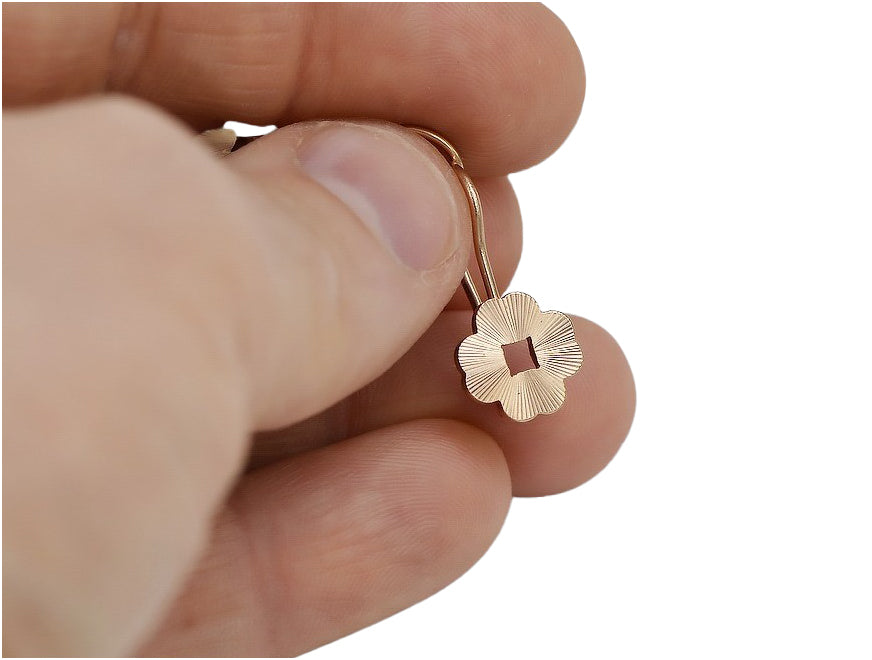 Vintage Leaf Earrings in 14K Rose Gold (ven077) — view 2