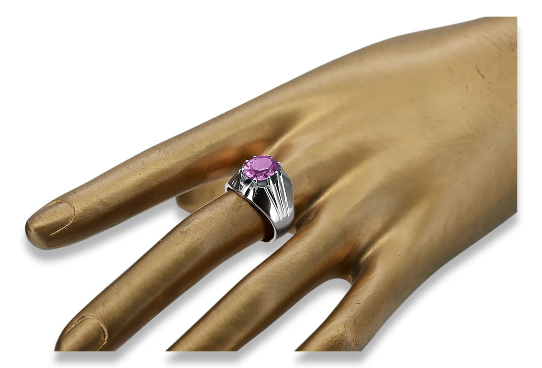 Vintage Amethyst Ring in Sterling Silver (vrc016s-am) — close-up of the stone and setting