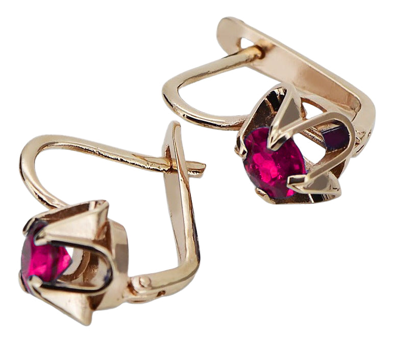 Vintage Ruby Earrings in 14K Rose Gold (vec018r-rb) — close-up of the stone and setting