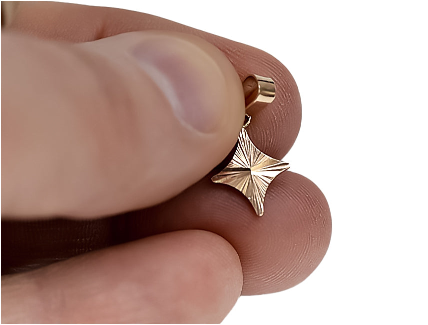 Vintage Square Pendant in 14K Rose Gold (vpn035) — side view showing the setting