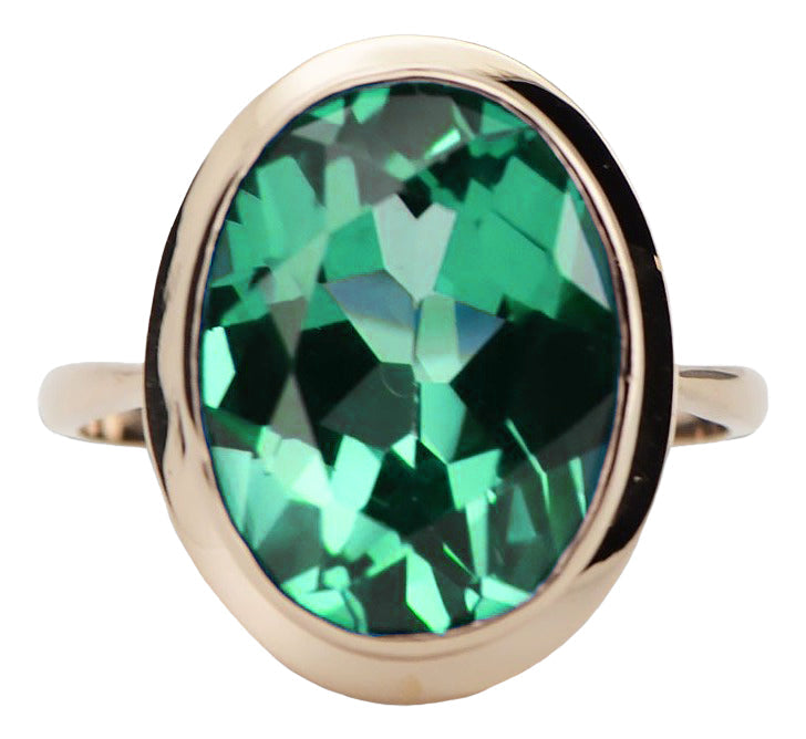 Vintage Emerald Ring in 14K Rose Gold (vrc285r-em) — close-up of the stone and setting