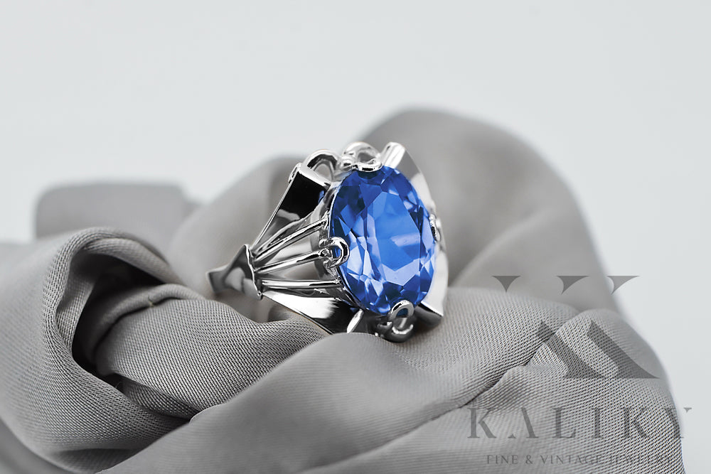 Vintage Sapphire Ring in Sterling Silver (vrc015s-sp) — worn on the hand, showing profile