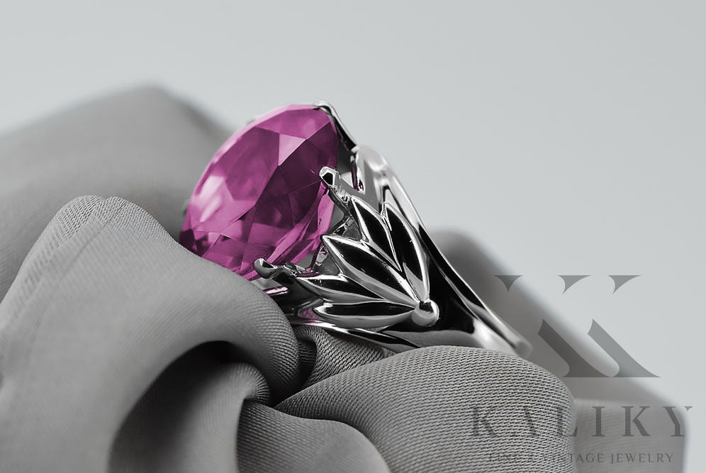 Vintage Amethyst Ring in Sterling Silver (vrc029s-am) — back view with the clasp