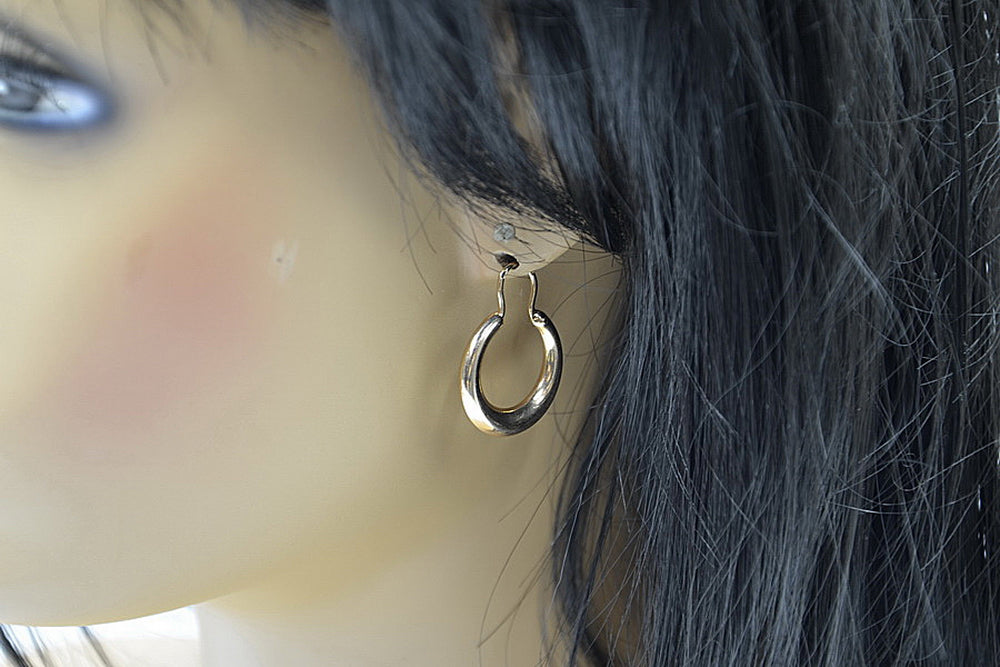 Vintage Cakes Earrings in 14K Rose Gold (ven046) — close-up of the stone and setting