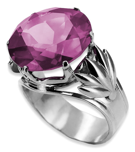 Vintage Amethyst Ring in Sterling Silver (vrc029s-am) — worn on the hand, showing profile