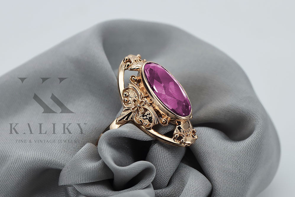 Vintage Amethyst Ring in 14K Rose Gold (vrc014r-am) — close-up of the stone and setting