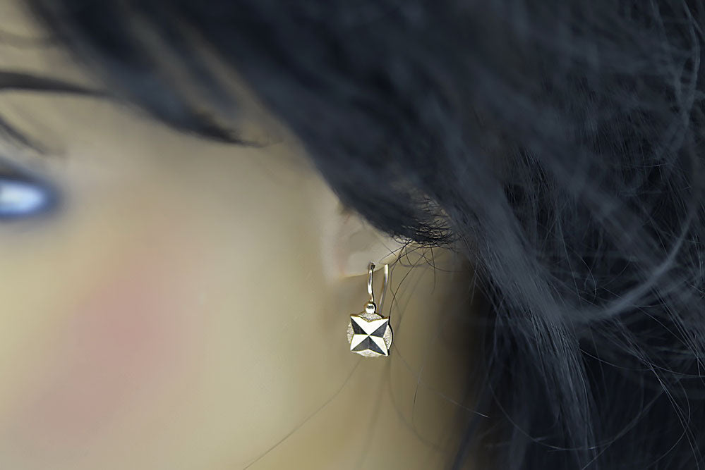 Vintage Leaf Earrings in 14K Rose Gold (ven089) — view 3