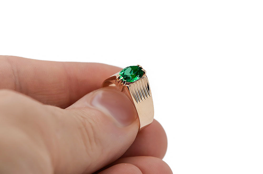 Vintage Emerald Ring in 14K Rose Gold (vrc007r-em) — side view showing the setting