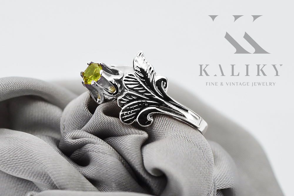 Vintage Yellow Peridot Ring in Sterling Silver (vrc169s-yp) — worn on the hand, showing profile