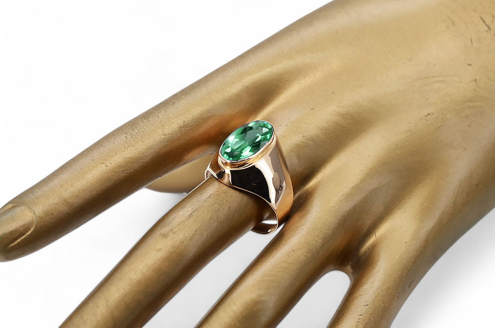 Vintage Emerald Craft Ring in 14K Rose Gold (vrc077r-em) — full view of the piece