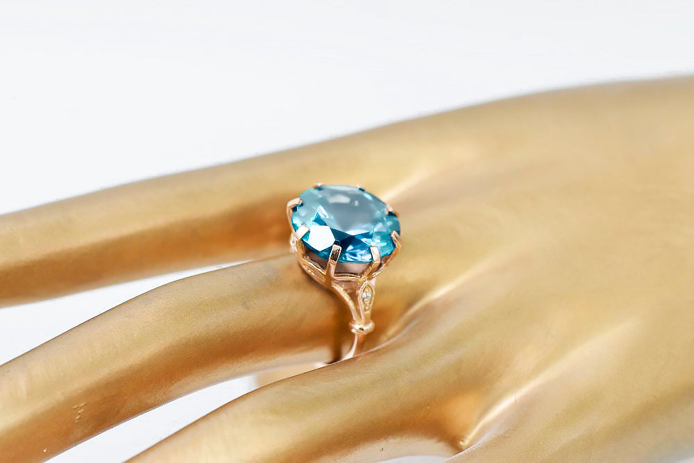 Vintage Aquamarine Ring in 14K Rose Gold (vrc073r-aq) — full view of the piece