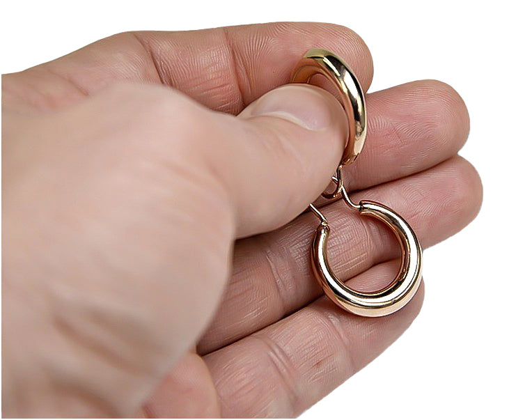 Vintage Cakes Earrings in 14K Rose Gold (ven046) — side view showing the setting