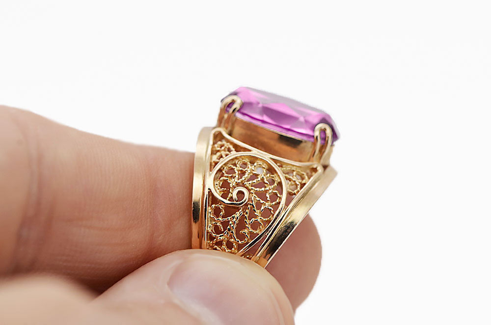 Vintage Amethyst Craft Ring in 14K Rose Gold (vrc057r-am) — side view showing the setting