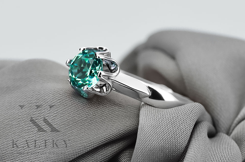 Vintage Emerald Ring in Sterling Silver (vrc122s-em) — full view of the piece