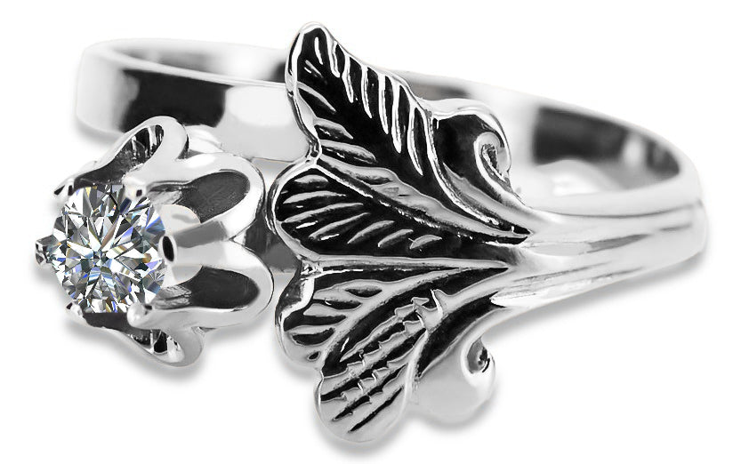 Vintage Zircon Zircone Ring in Sterling Silver (vrc169s-zi) — worn on the hand, showing profile