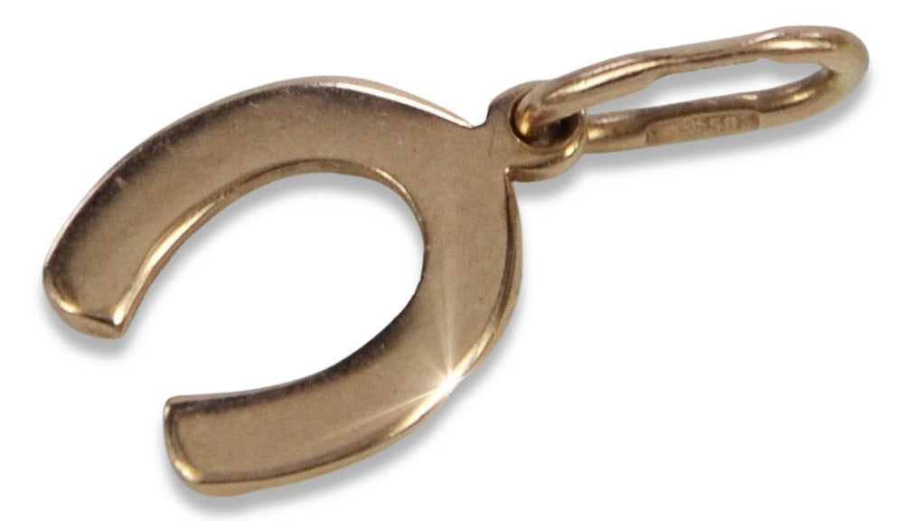 Vintage Horseshoe Pendant in 14K Rose Gold (vpn052) — close-up of the stone and setting