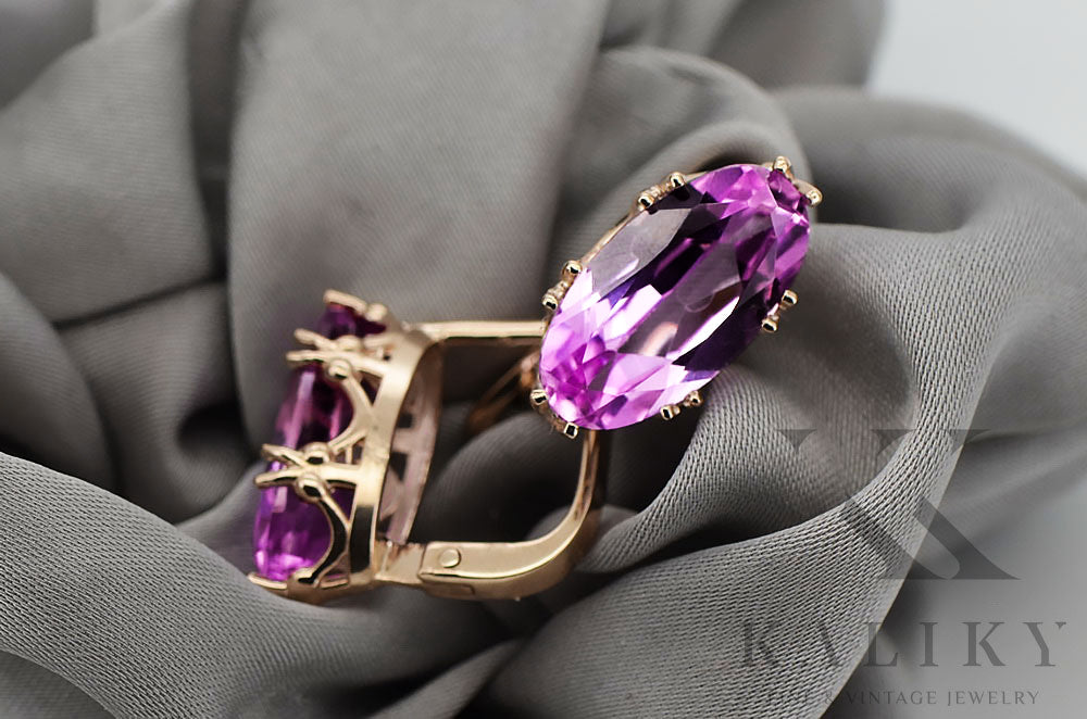 Vintage Amethyst Earrings in 14K Rose Gold (vec021r-am) — worn on the hand, showing profile