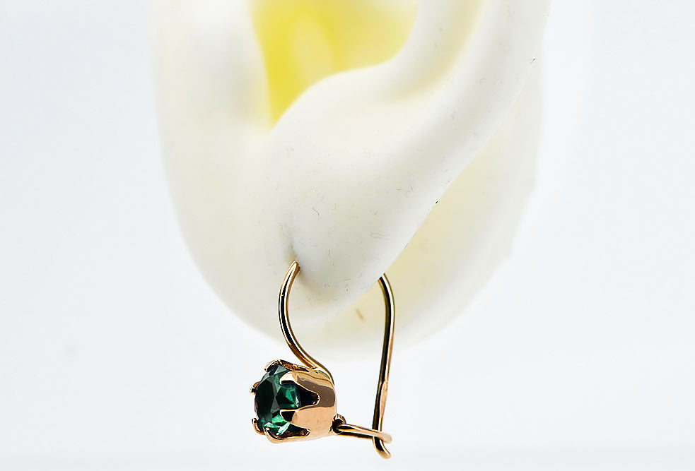 Vintage Emerald Earrings in 14K Rose Gold (vec056r-em) — close-up of the stone and setting