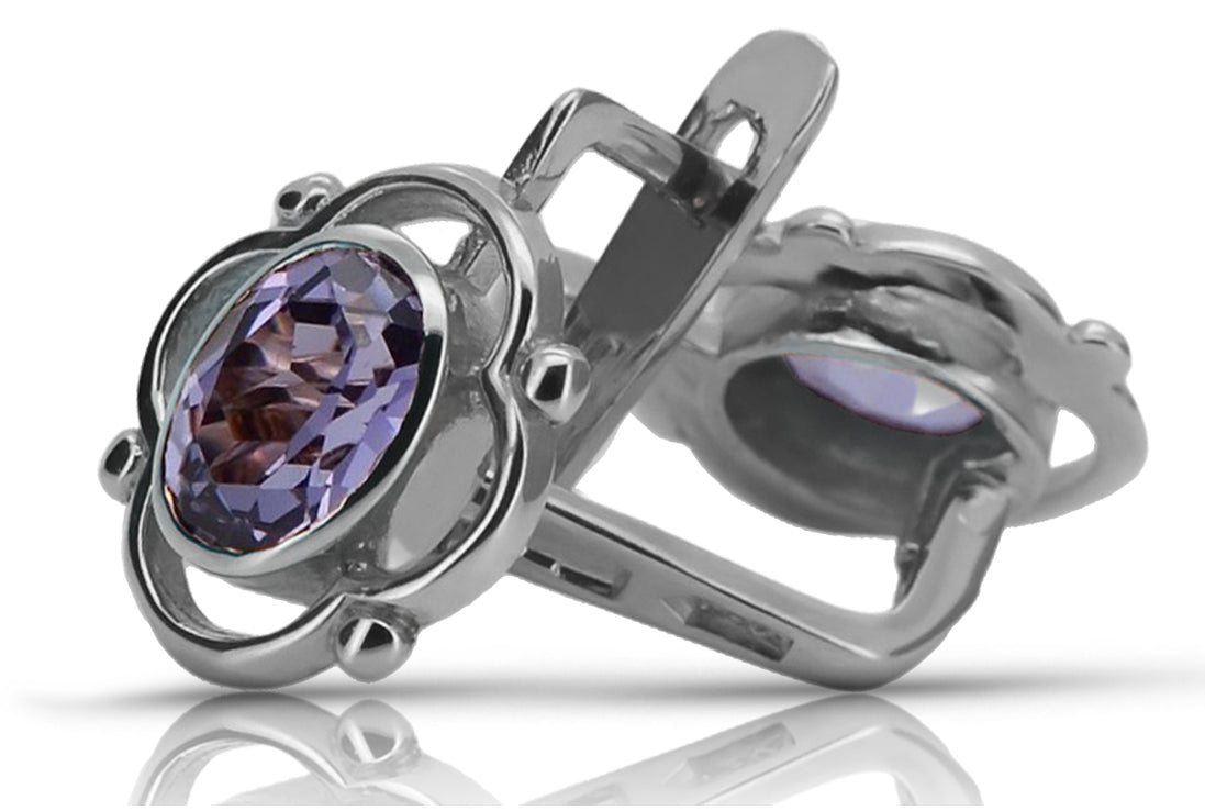Vintage Alexandrite Earrings in Sterling Silver (vec033s-ax) — close-up of the stone and setting