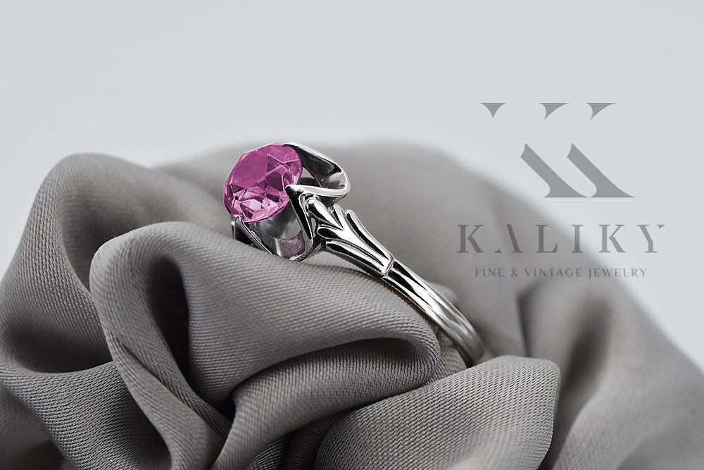 Vintage Amethyst Ring in Sterling Silver (vrc023s-am) — worn on the hand, showing profile