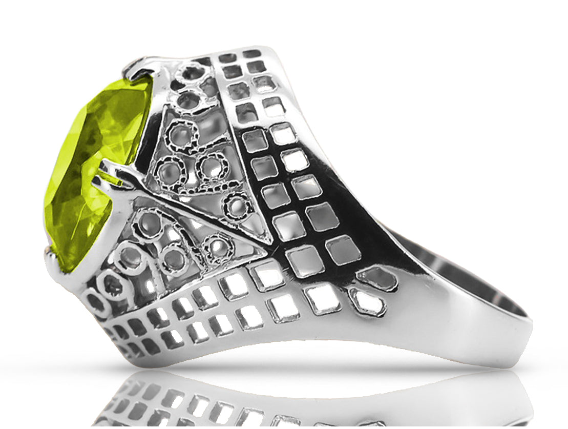 Vintage Yellow Peridot Ring in Sterling Silver (vrc030s-yp) — close-up of the stone and setting