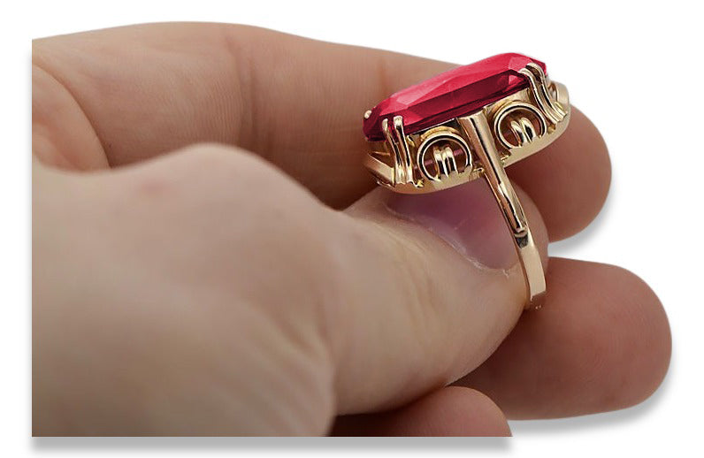 Vintage Ruby Ring in 14K Rose Gold (vrc038r-rb) — close-up of the stone and setting