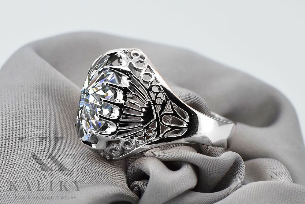 Vintage Zircon Ring in Sterling Silver (vrc020s-zi) — side view showing the setting