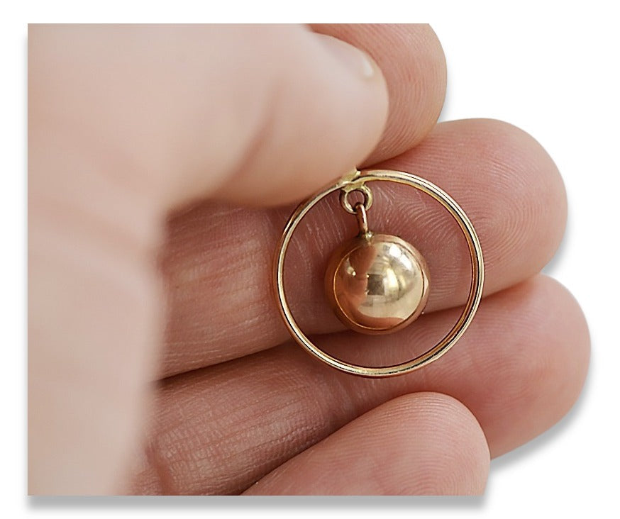 Vintage Circle Pendant in 14K Rose Gold (vpn031) — close-up of the stone and setting