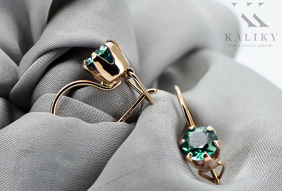 Vintage Emerald Earrings in 14K Rose Gold (vec056r-em) — side view showing the setting