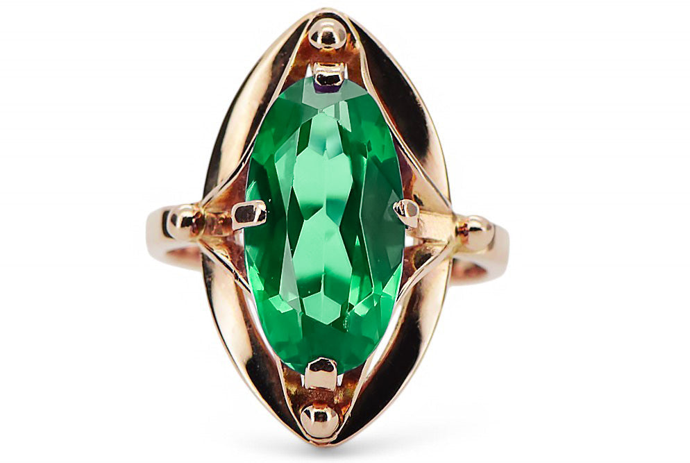 Vintage Emerald Ring in 14K Rose Gold (vrc047r-em) — close-up of the stone and setting
